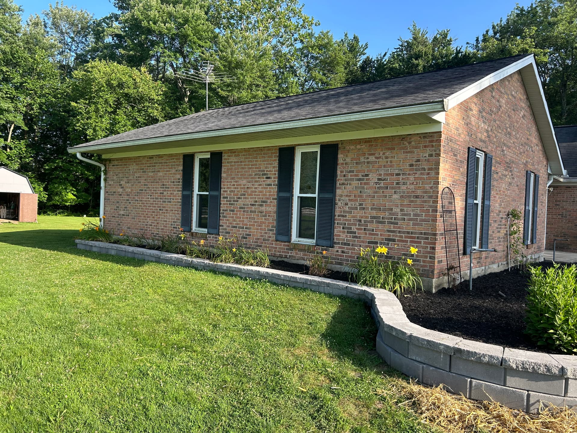 Block Wall Removal and Clean Landscape Bed Install in Batavia OH