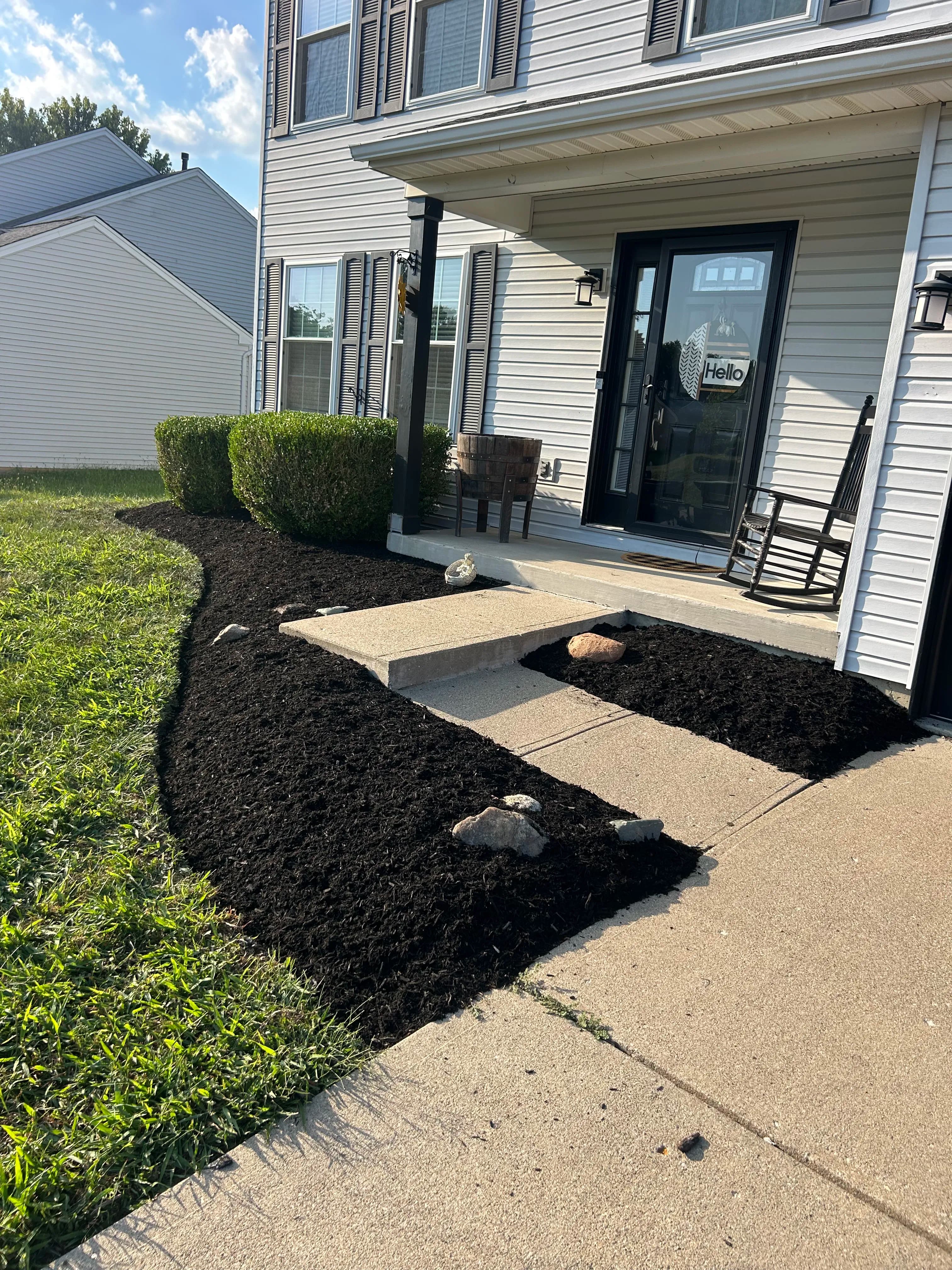Project Fresh Mulch Beds That Actually Make Your Front Yard Pop image