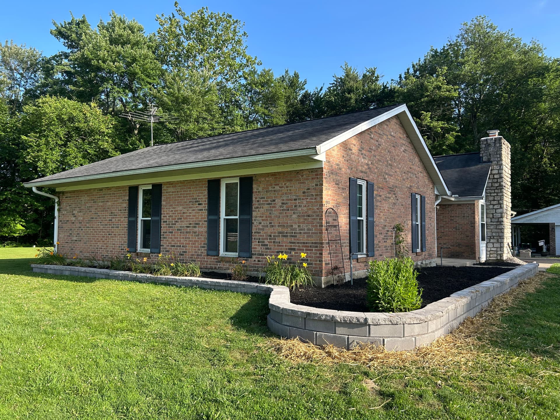 Block Wall Removal and Clean Landscape Bed Install in Batavia OH